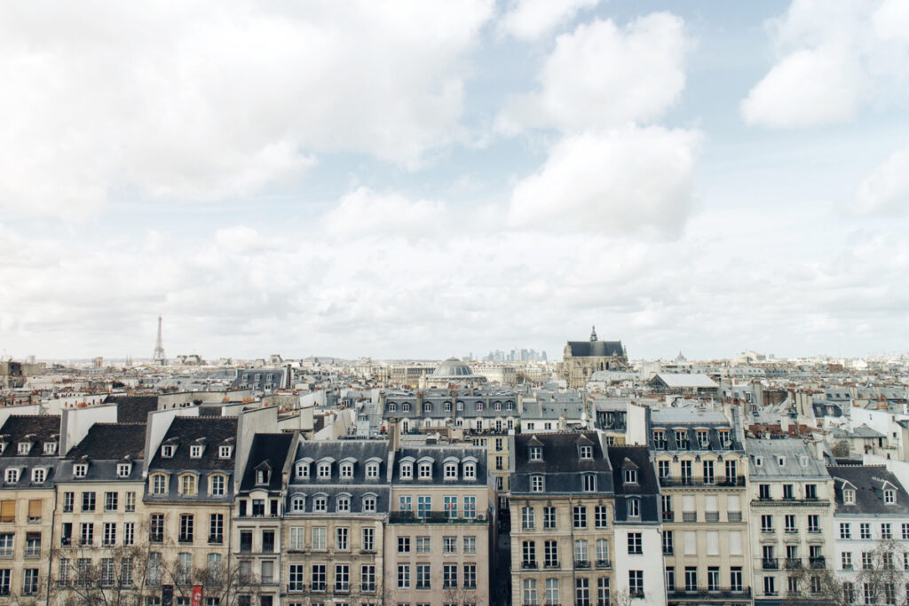 Paris skyline by nil castellvi